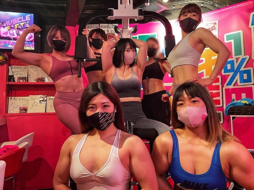 Bar for lovers of muscular girls