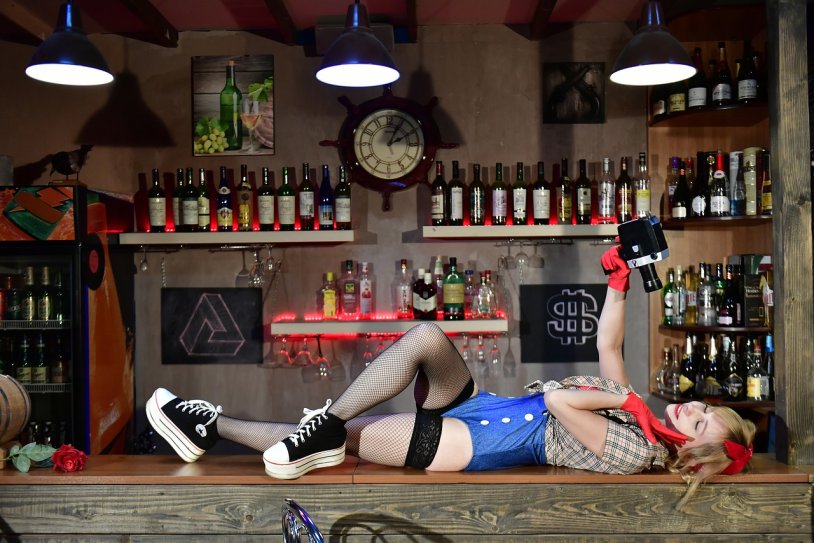 Photo session at the bar