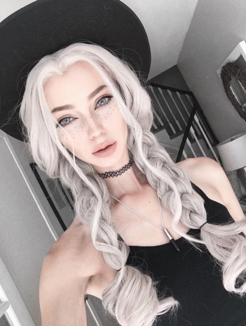 Gray hair camouflage for women