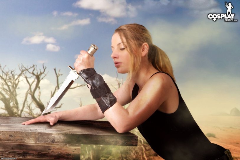 Naked Sarah Connor Terminator