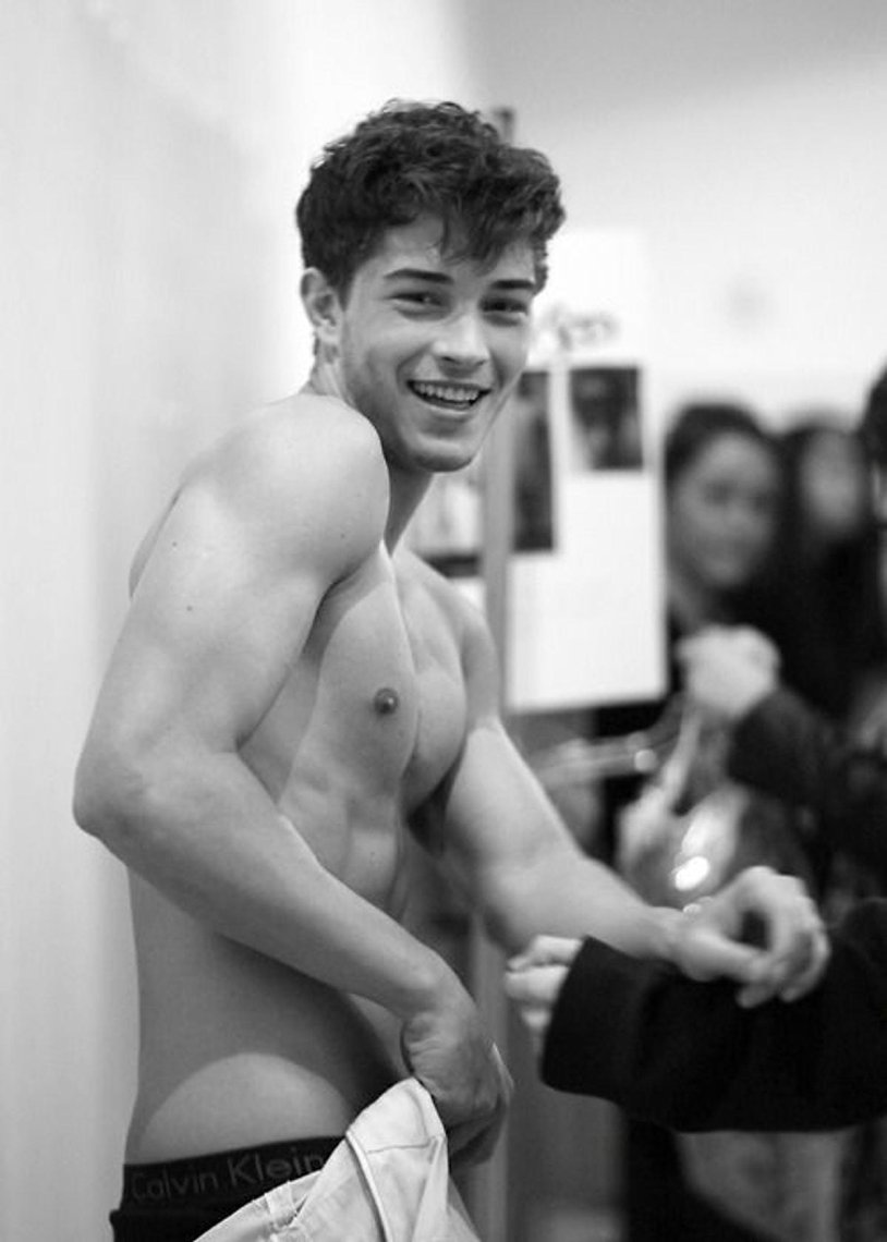 Francisco Lachowski Torso