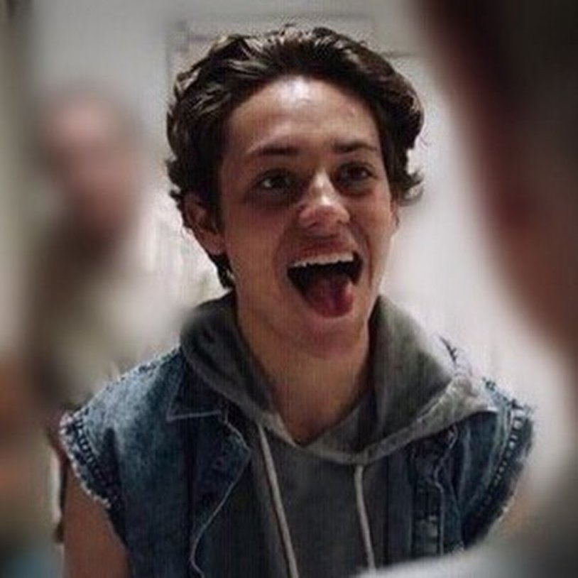 Ethan Cutkosky in Shameless