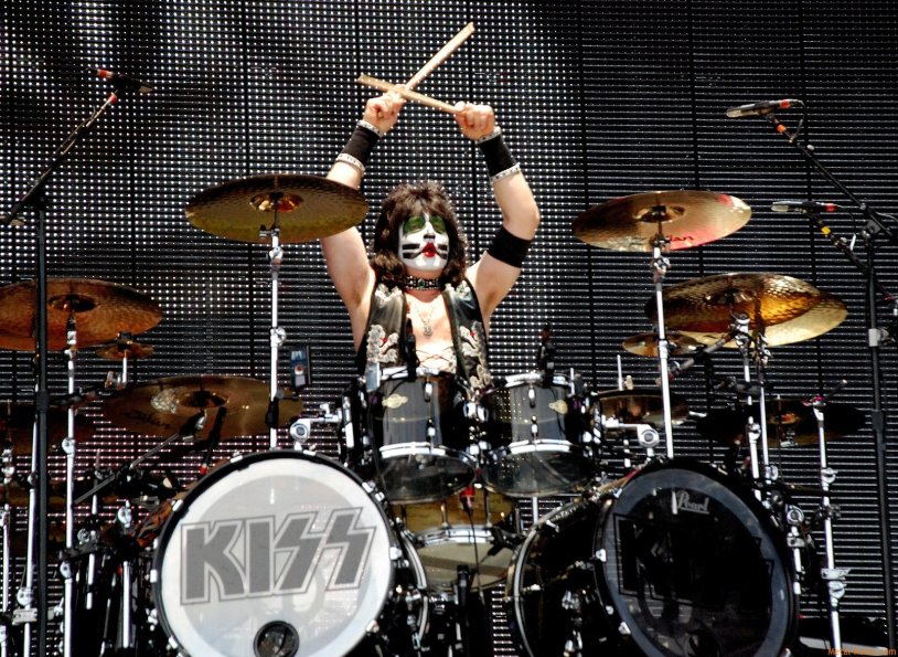 Kiss drummer Eric Singer