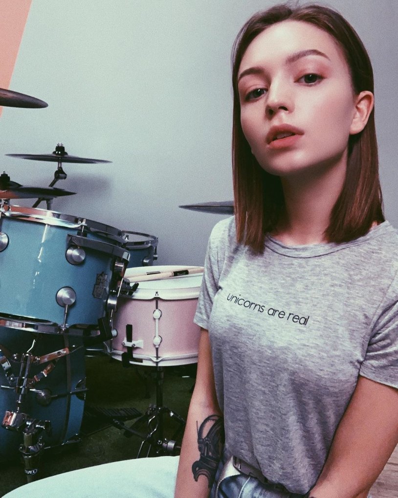Kristina Rybalchenko drummer