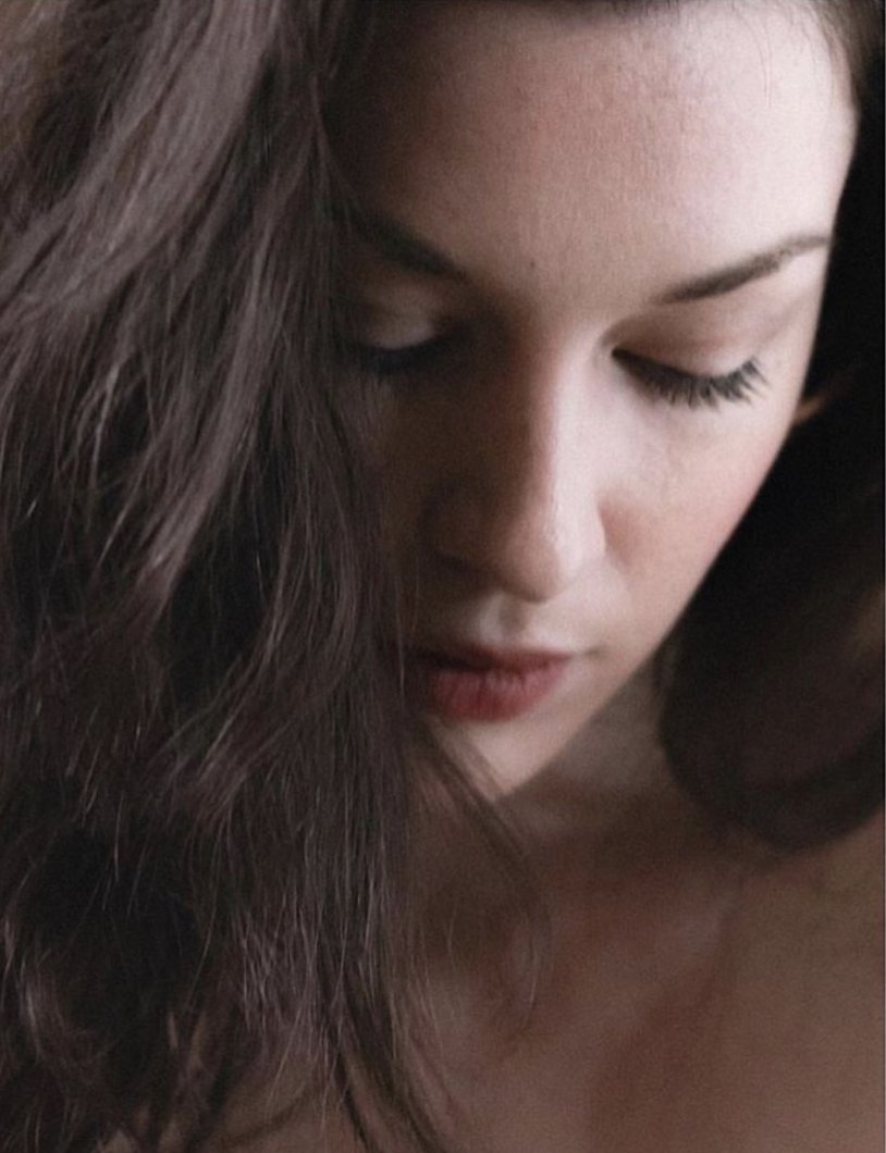 Stoya reading a book Screenshot