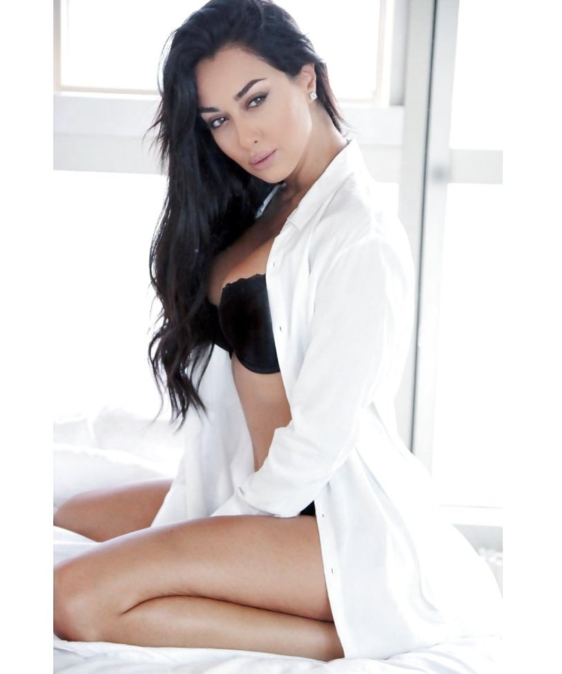 Iranian model Sadaf Taherian