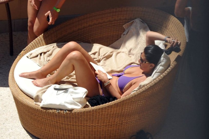 Maria Mazza in bikini