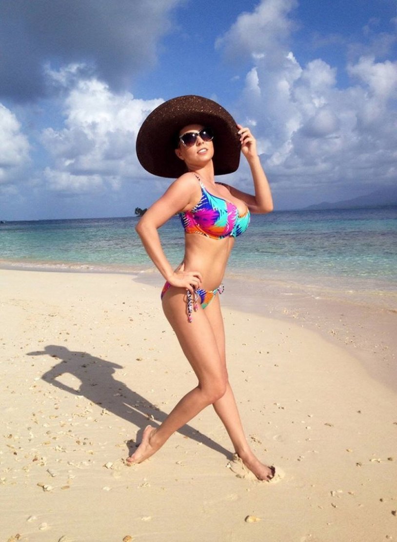 Eve Sonnet in a bikini