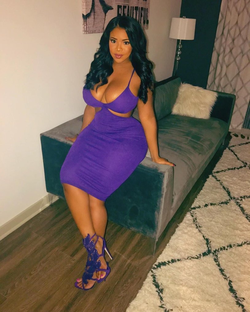 Brianna Francisco leggins