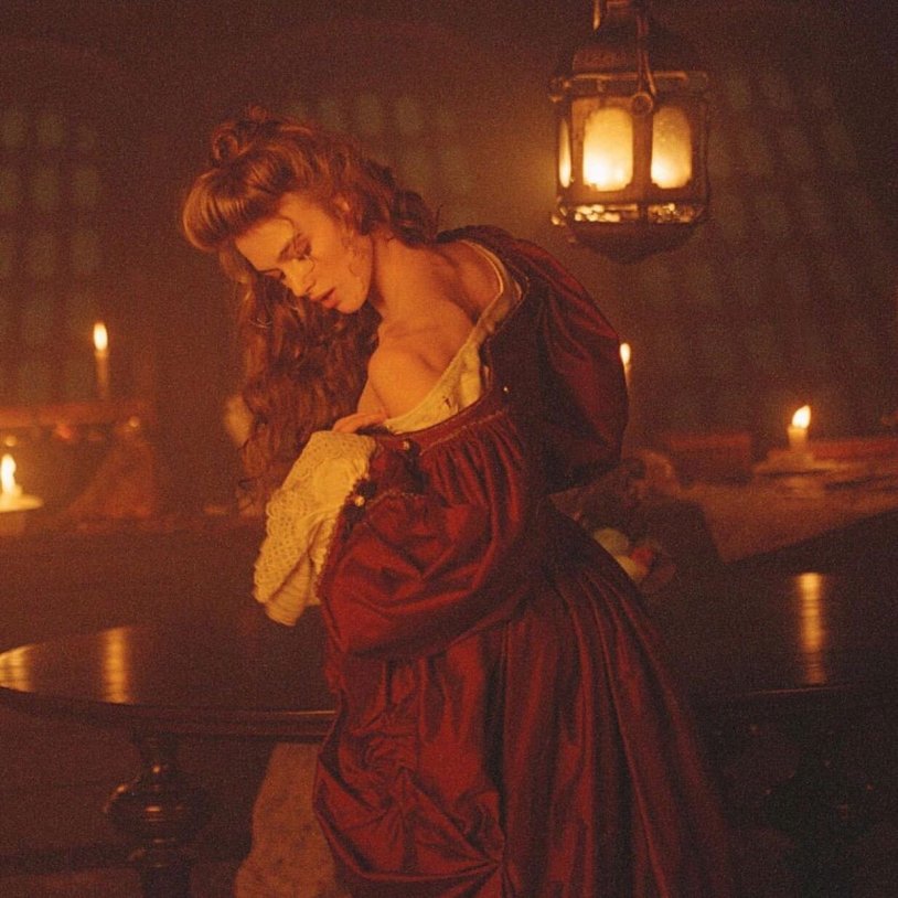 Keira Knightley Elizabeth Swann in a dress