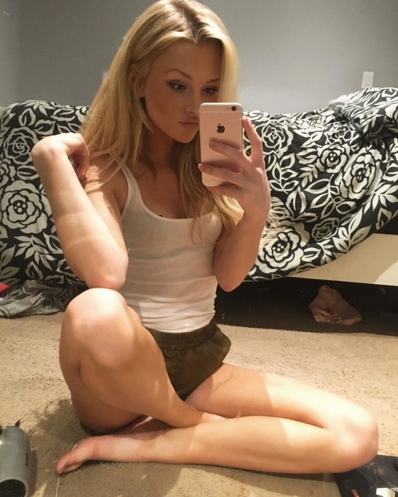 Katie Morgan selfie