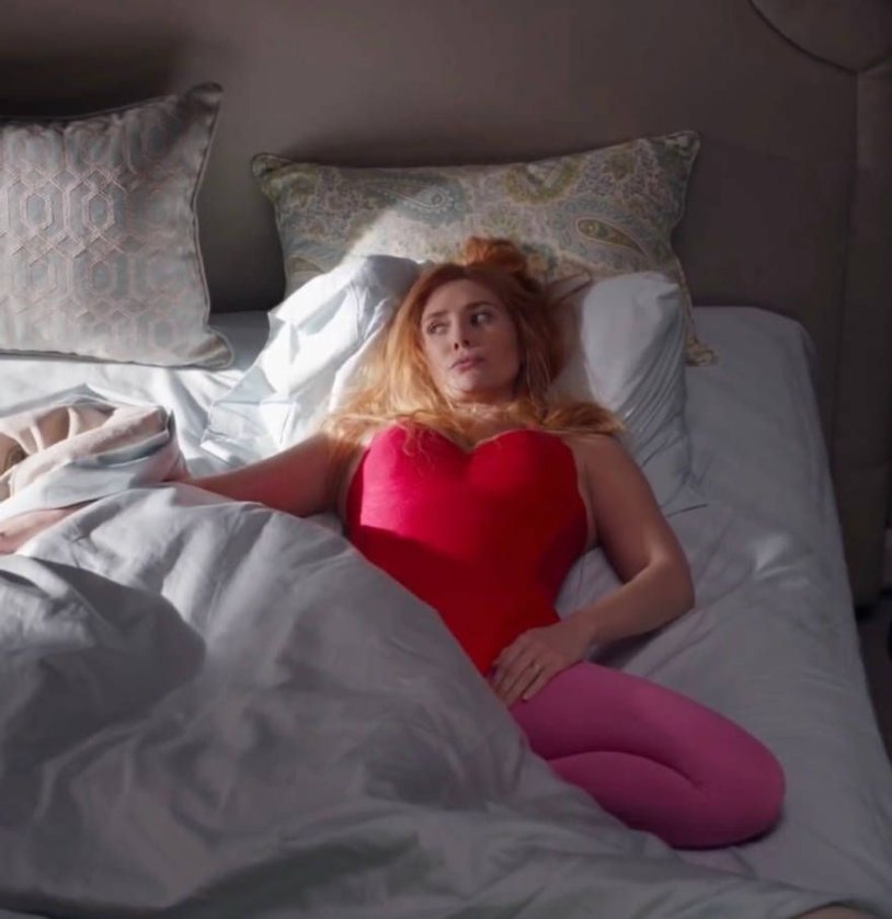 Elizabeth Olsen in pink pantyhose