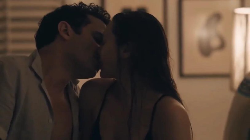 Elizabeth olsen +18 scene