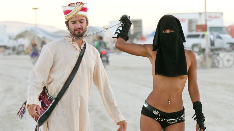 Sexy burqa girl