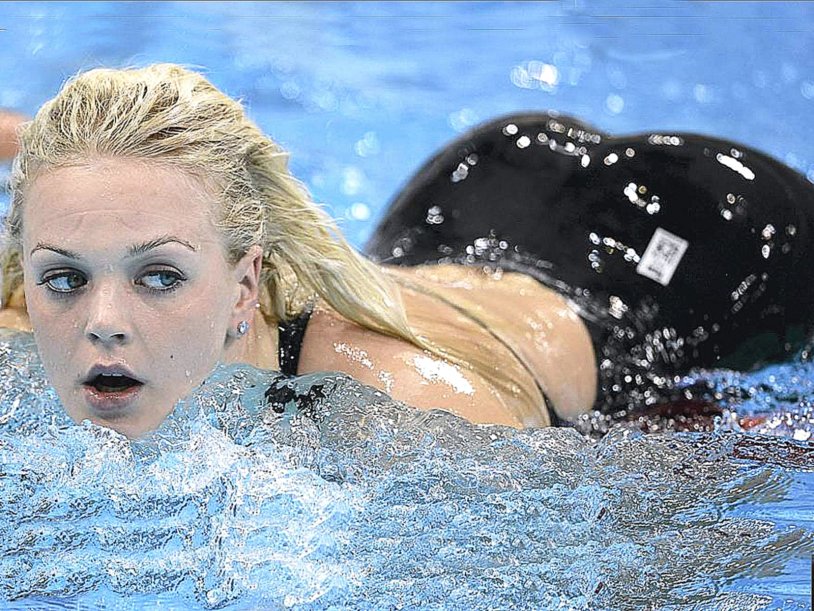 Emilia Pikkarainen in the pool