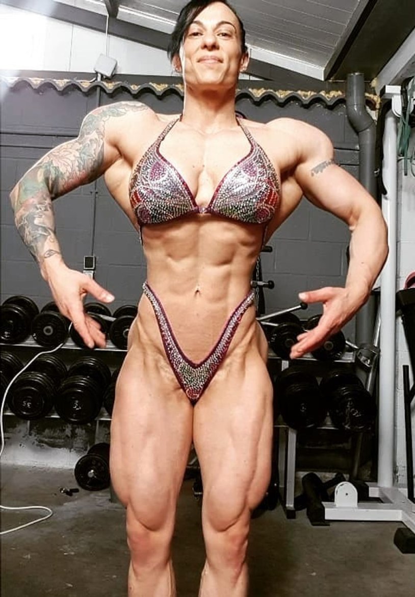 Laura Pintado bodybuilding