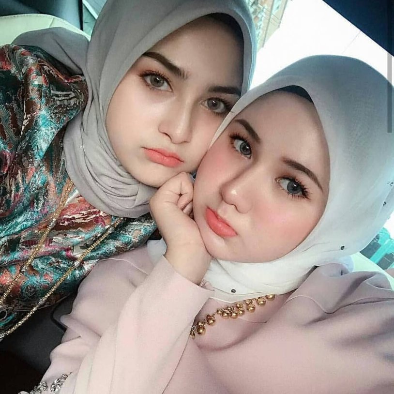 Chechen women in hijab