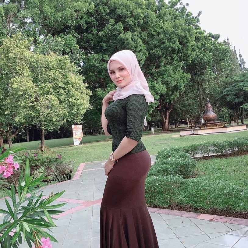 Chechen women in hijab