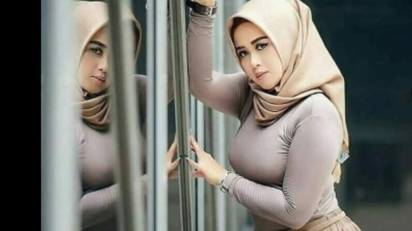 Julianna Vega in hijab