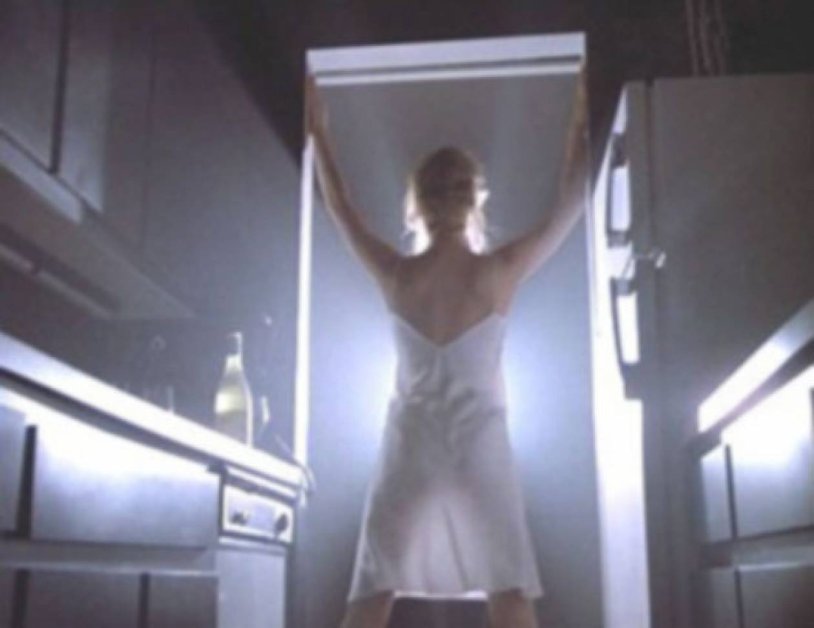 Kim Basinger bed scenes