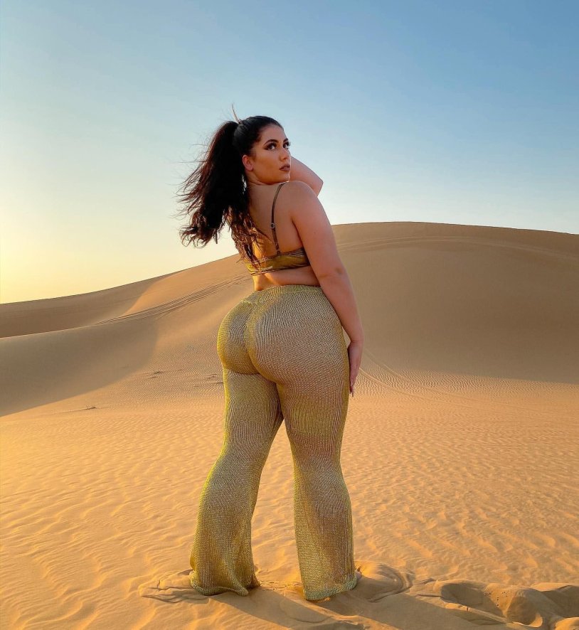 Anastasia Kvitko plus size model