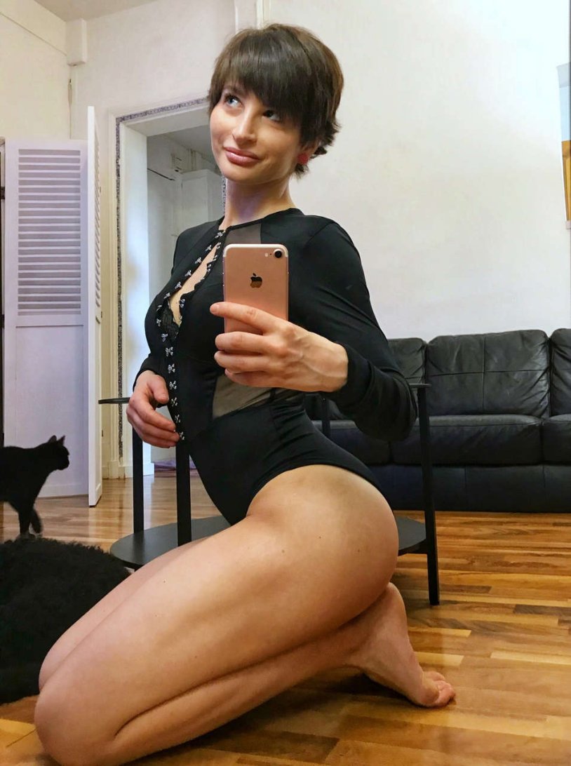 Ava Courcelles (Ava Courcelles)