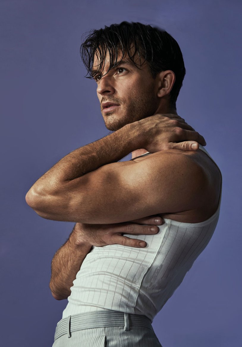 Jonathan Bailey Bridgerton Torso