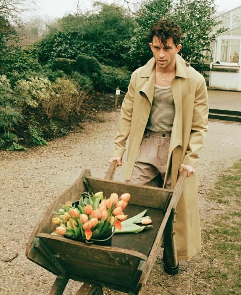 Jonathan Bailey personal life