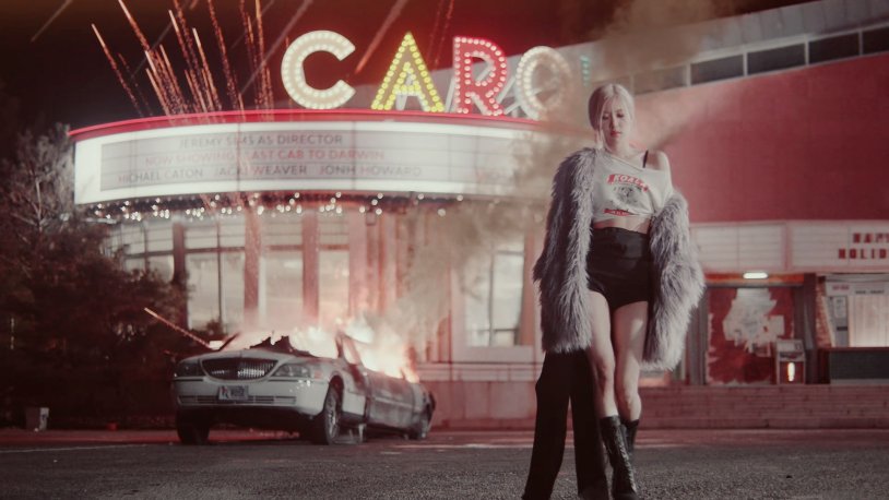 Rose BLACKPINK 2021 on the ground