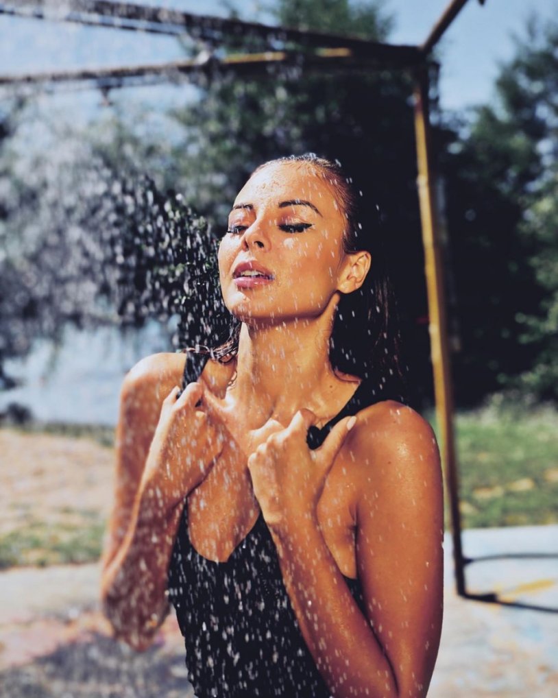 Instagram Monika Bagarova