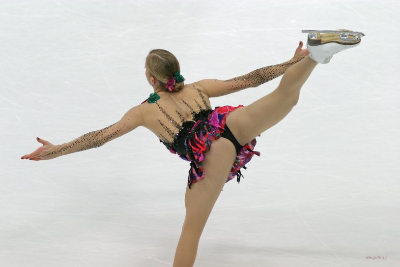 Figure skater Carolina Costner nude