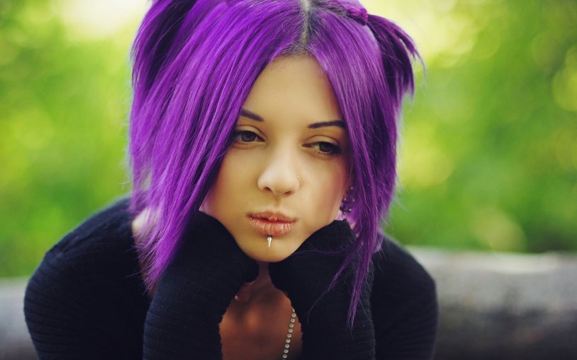 Nicole Ellers purple hair