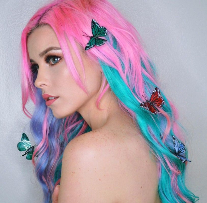 Colored hair at the body