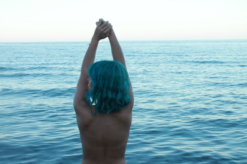 Blue hair from the back