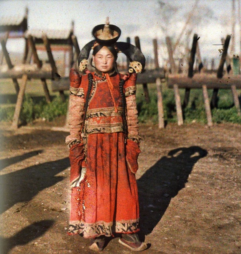 Deli national costume of Mongolia