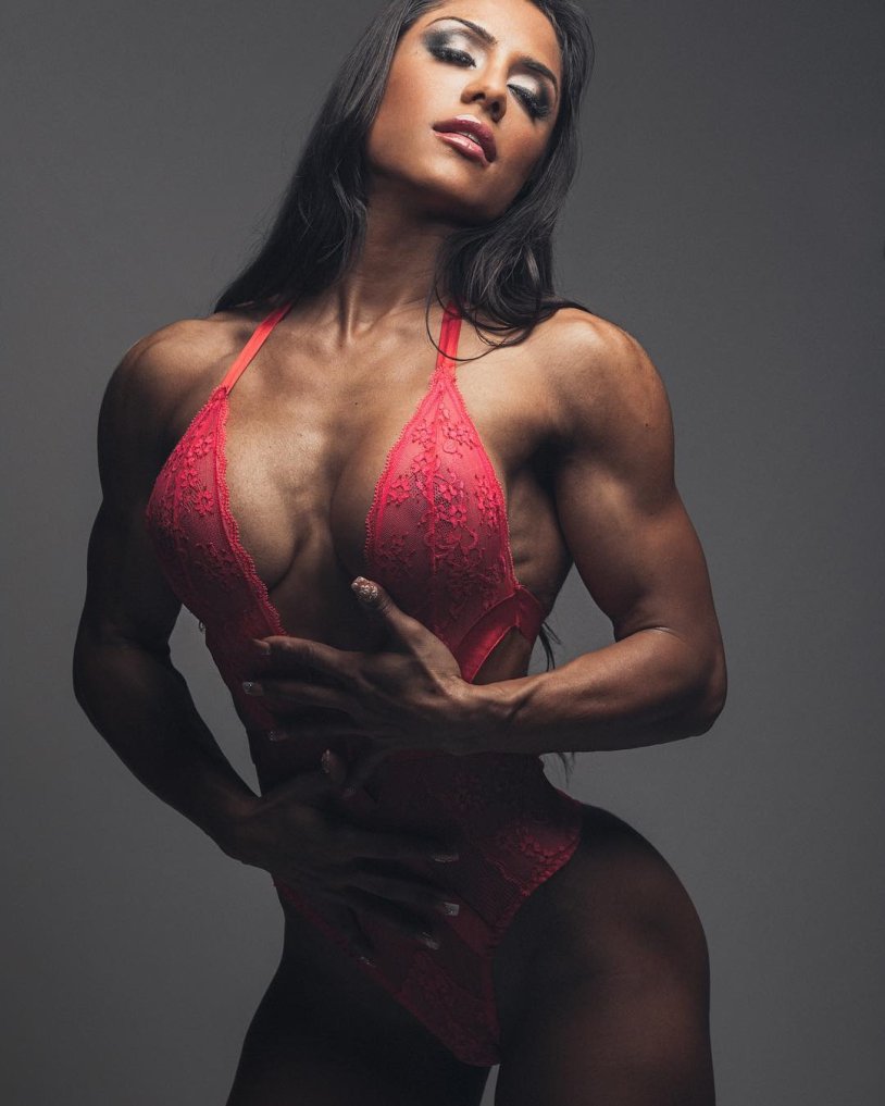 Maria Paulette Beauty muscle