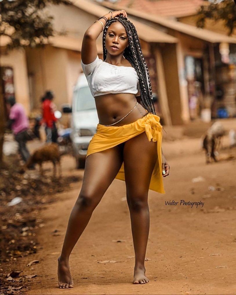 Negro girl without clothes