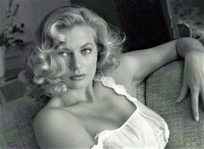 Anita Ekberg pin up