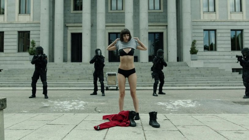 Ursula Corbero in the series Paper House