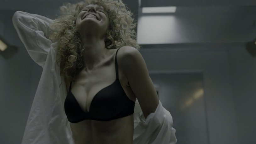 Naked actresses from the series la casa de papel