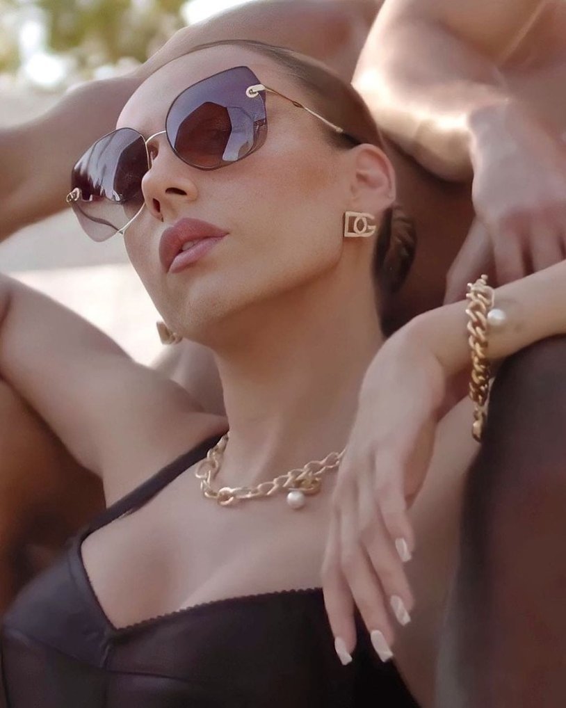 Esther Exposito topless