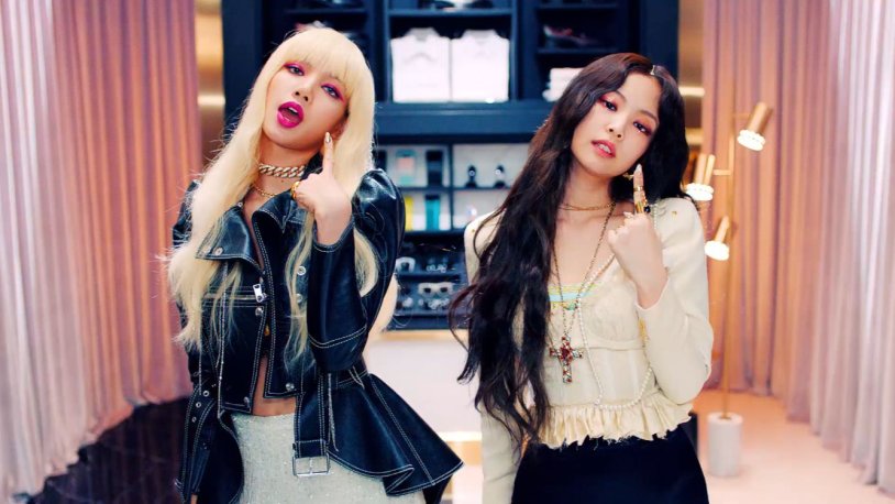 Black Pink Lisa and Jennie