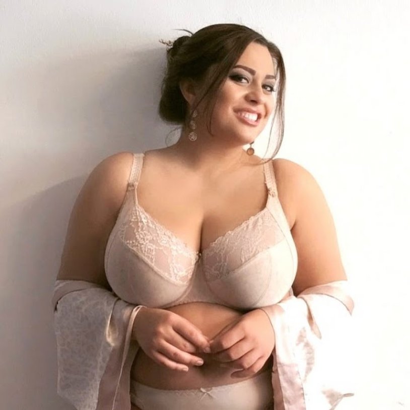 King size model Ashley Graham