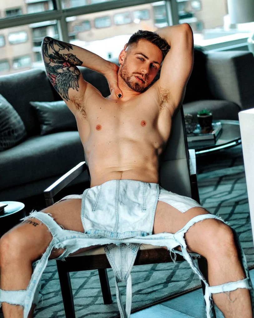 Vladimir Sidorkin dancing on TNT