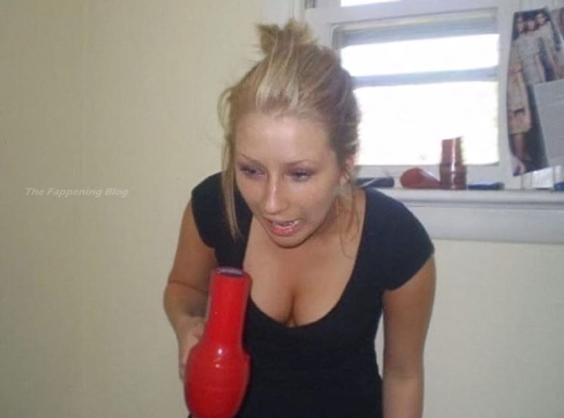 Mary Magdalene nude 18+ pics