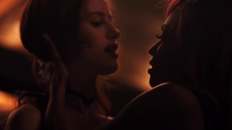 Riverdale cheryl and toni kiss
