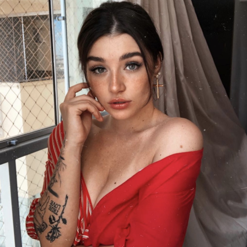 Michelle Alves @miaalvescz