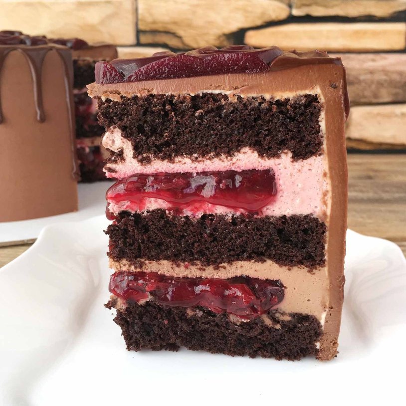 Chocolate biscuit cake with cheese cream