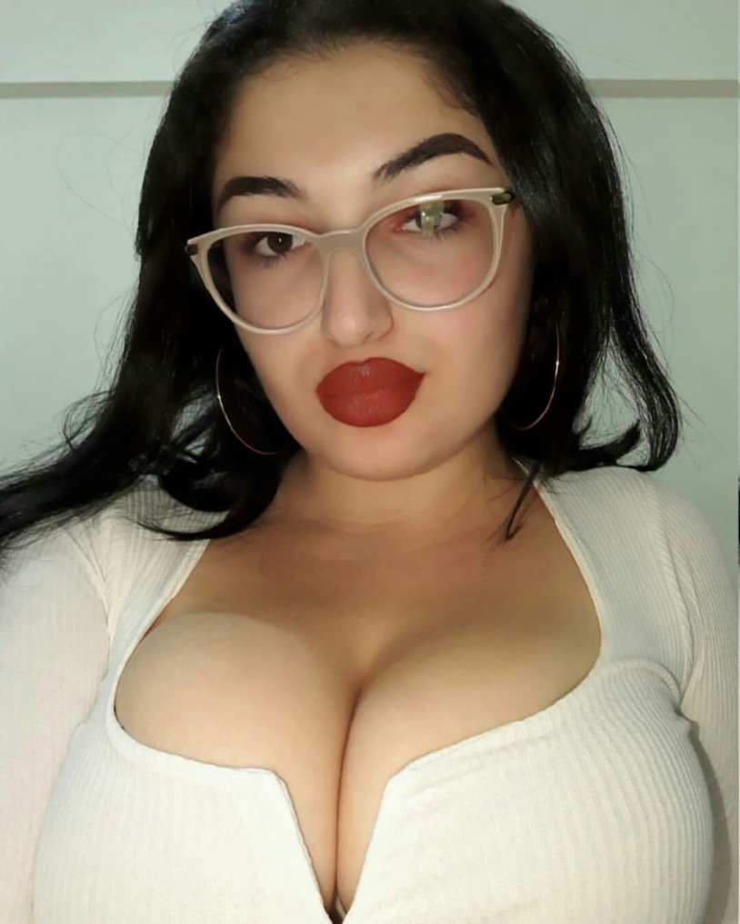 Natural mature tits selfie arab