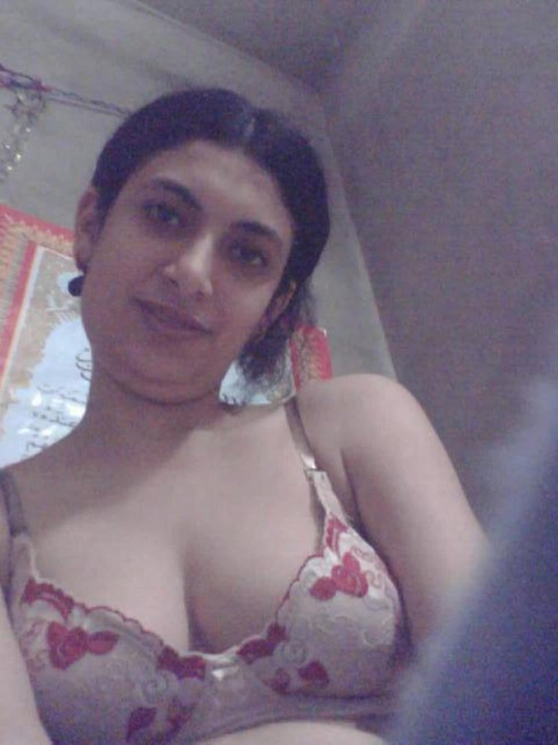 Nude photos of my wife from WHATSAPP arab